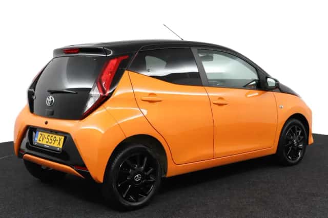Toyota Aygo (2019) thumbnail 2