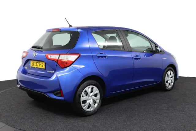 Toyota Yaris (2018) thumbnail 2
