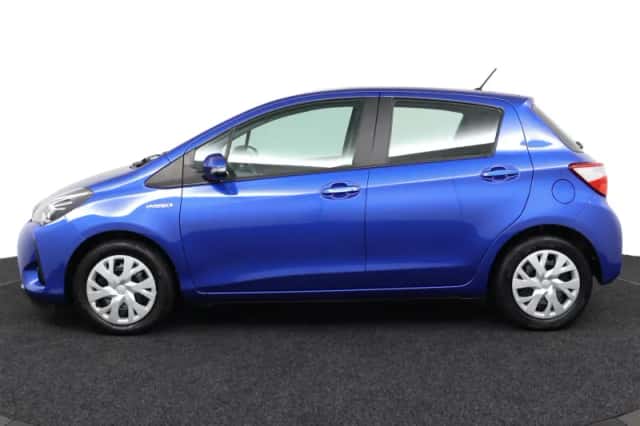 Toyota Yaris (2018) thumbnail 3