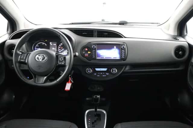 Toyota Yaris (2018) thumbnail 4