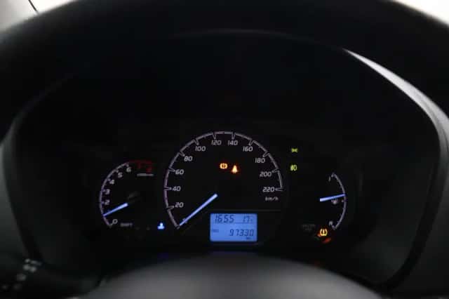 Toyota Yaris (2017) thumbnail 6