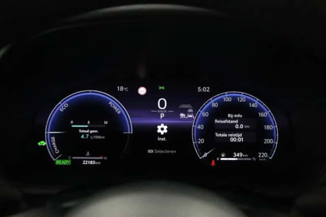 Toyota Yaris Cross (2024) thumbnail 6