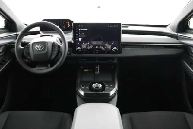 Toyota C-HR+ (2026) thumbnail 4