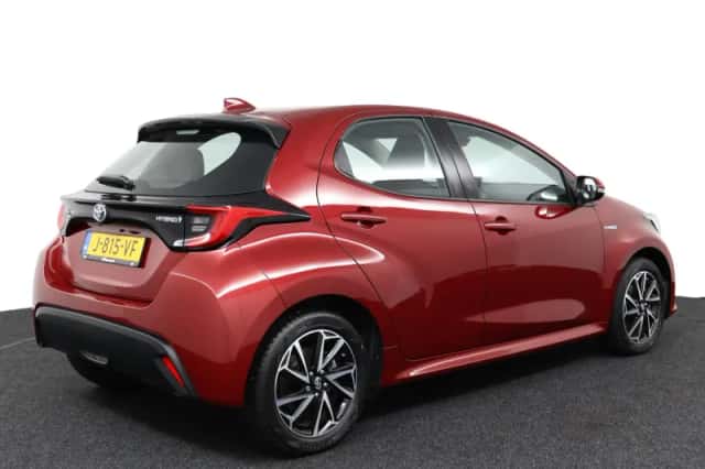 Toyota Yaris (2020) thumbnail 2