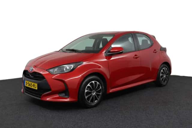 Toyota Yaris (2024) thumbnail 1