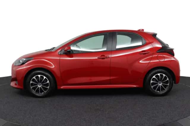 Toyota Yaris (2024) thumbnail 3