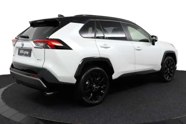 Toyota RAV4 (2025) thumbnail 2