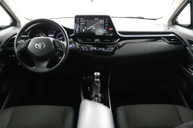 Toyota C-HR (2021) thumbnail 4