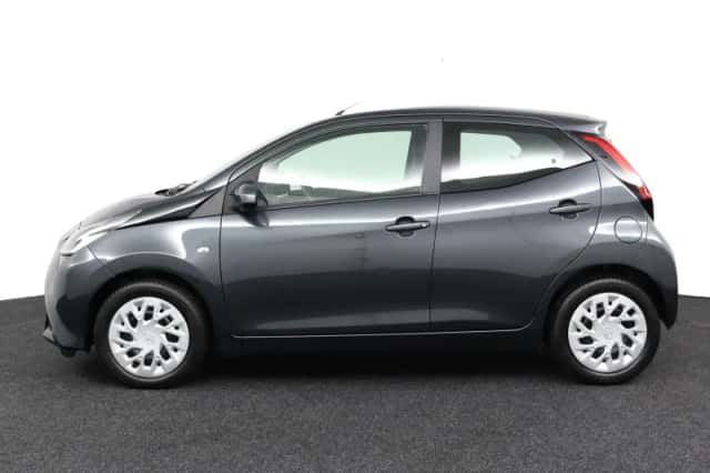 Toyota Aygo (2020) thumbnail 3