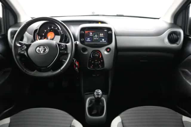 Toyota Aygo (2020) thumbnail 4