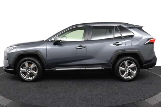 Toyota RAV4 (2022) thumbnail 3