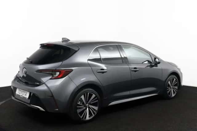 Toyota Corolla (2025) thumbnail 2