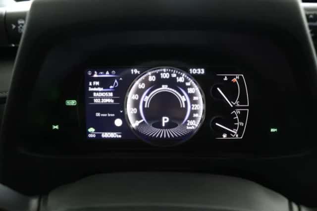 Lexus UX (2022) thumbnail 6