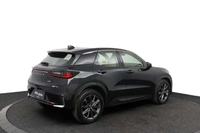 Lexus LBX (2026) thumbnail 2