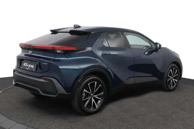 Toyota C-HR (2026) thumbnail 2