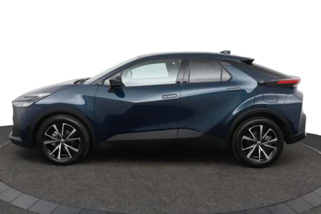 Toyota C-HR (2026) thumbnail 3