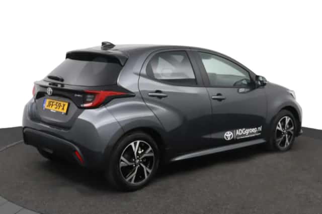 Toyota Yaris (2025) thumbnail 2