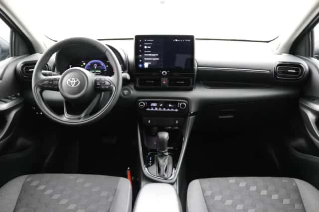Toyota Yaris (2025) thumbnail 4