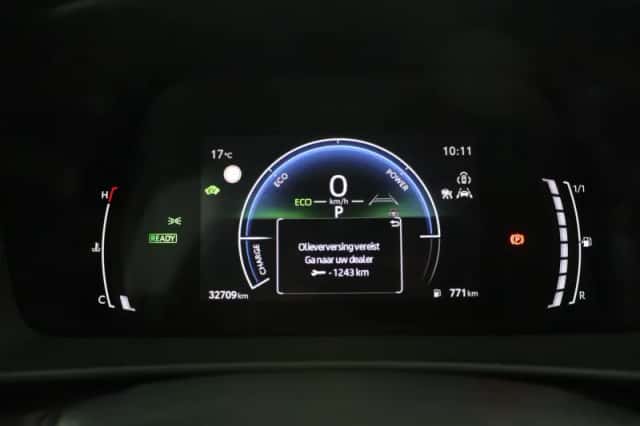 Toyota C-HR (2024) thumbnail 6