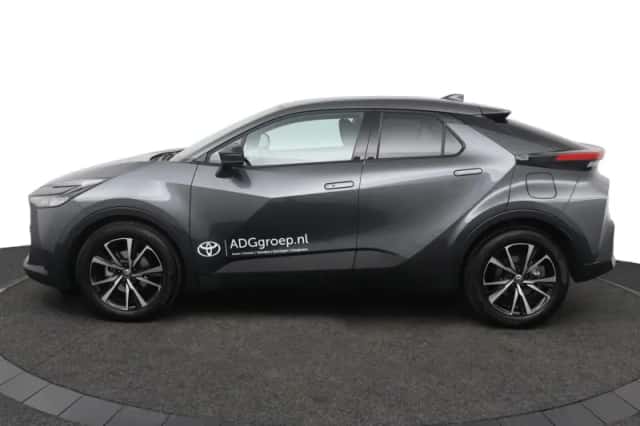 Toyota C-HR (2025) thumbnail 3
