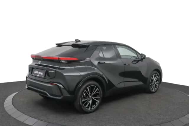 Toyota C-HR (2026) thumbnail 2