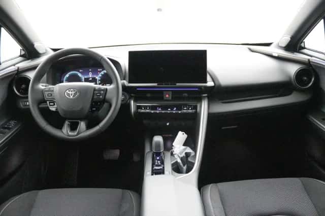 Toyota C-HR (2026) thumbnail 4