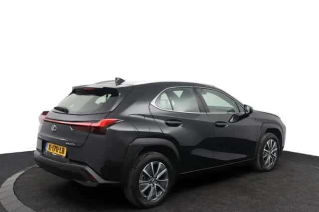 Lexus UX (2020) thumbnail 2