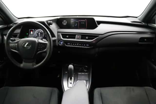 Lexus UX (2020) thumbnail 4