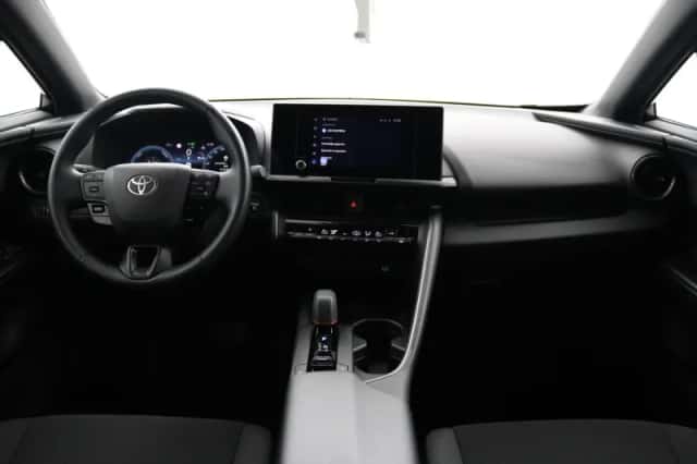 Toyota C-HR (2024) thumbnail 4