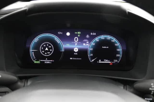 Toyota C-HR (2024) thumbnail 6
