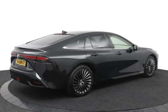 Toyota Mirai (2023) thumbnail 2