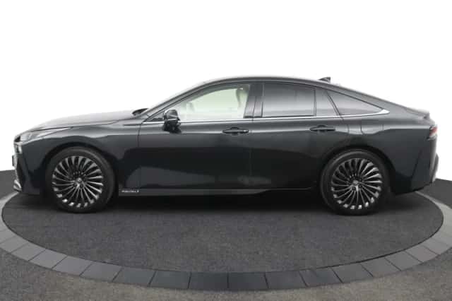 Toyota Mirai (2023) thumbnail 3