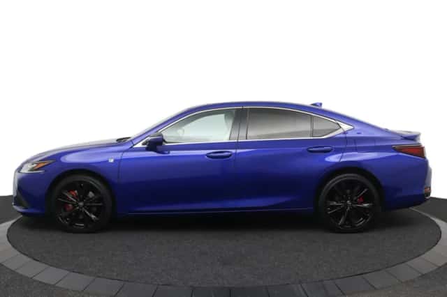 Lexus ES (2022) thumbnail 3