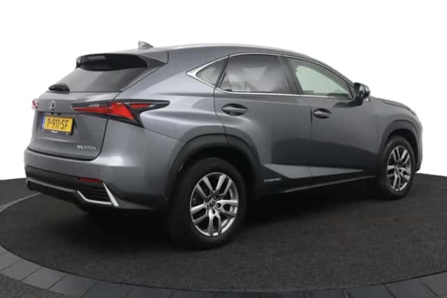 Lexus NX (2018) thumbnail 2
