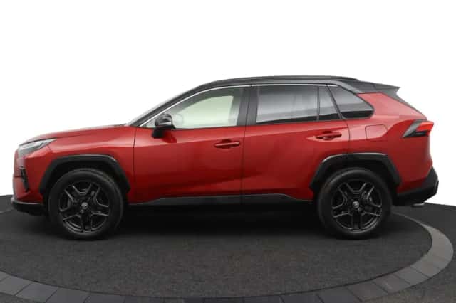 Toyota RAV4 (2024) thumbnail 3
