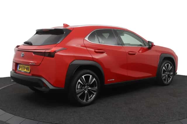 Lexus UX (2021) thumbnail 2