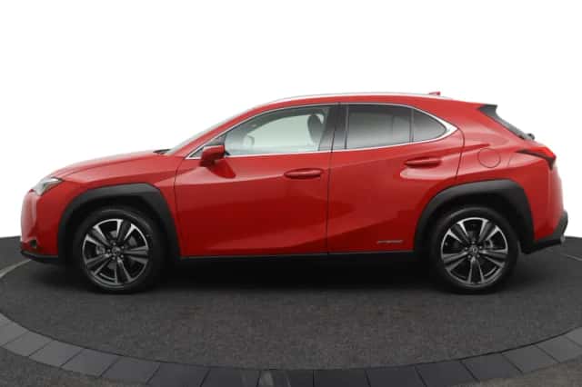 Lexus UX (2021) thumbnail 3