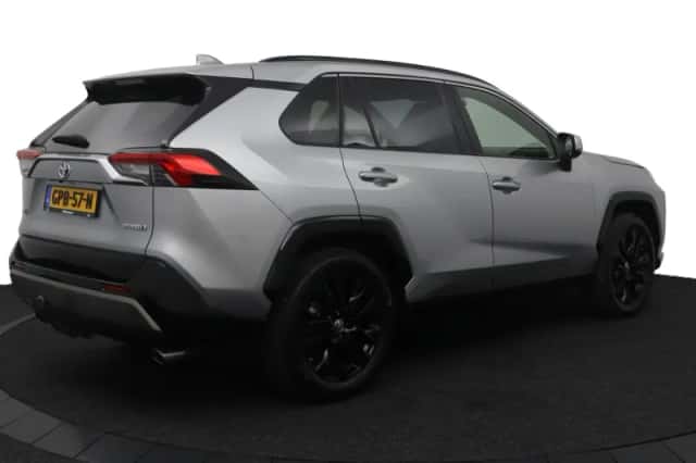 Toyota RAV4 (2024) thumbnail 2