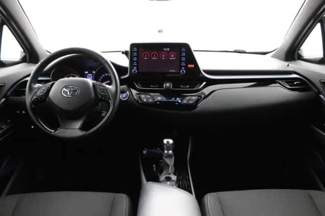 Toyota C-HR (2021) thumbnail 4