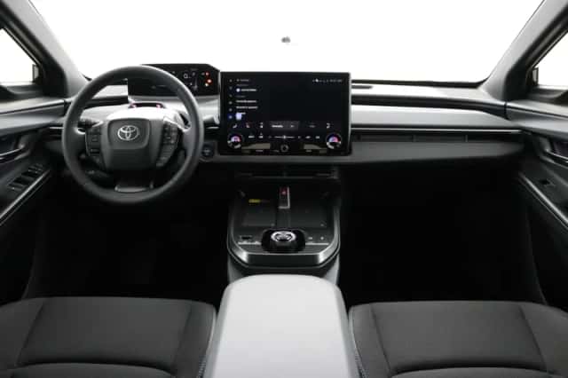 Toyota C-HR+ (2026) thumbnail 4
