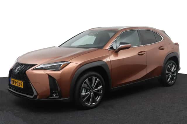 Lexus UX (2026) thumbnail 1