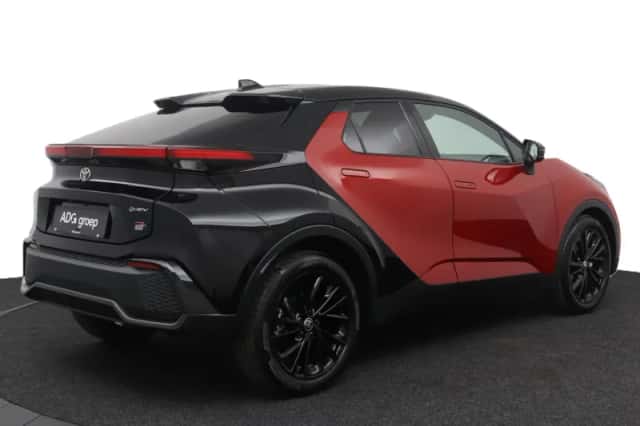 Toyota C-HR (2026) thumbnail 2