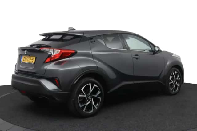 Toyota C-HR (2019) thumbnail 2