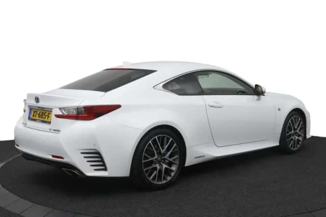 Lexus RC (2016) thumbnail 2