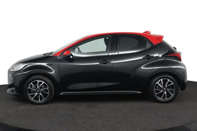 Toyota Yaris (2022) thumbnail 3