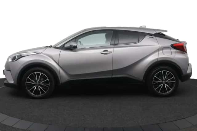 Toyota C-HR (2017) thumbnail 3