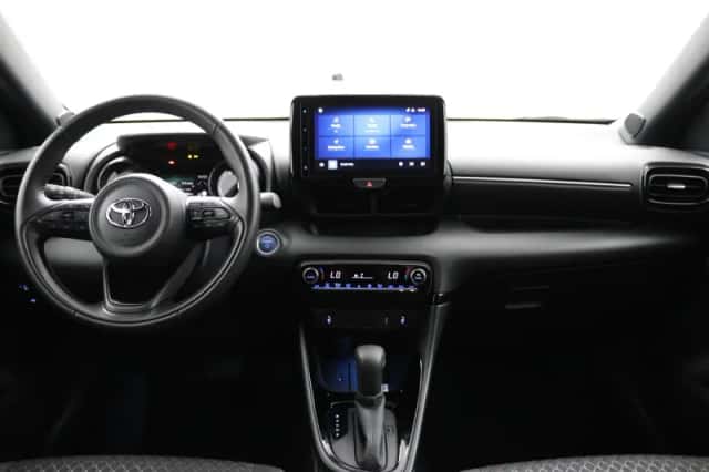 Toyota Yaris (2023) thumbnail 4