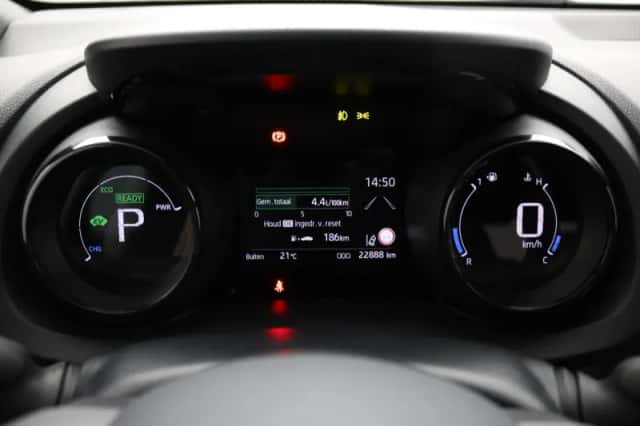Toyota Yaris (2023) thumbnail 6