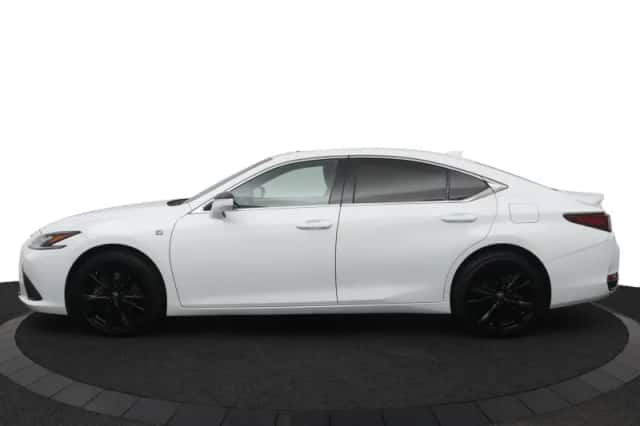 Lexus ES (2023) thumbnail 3