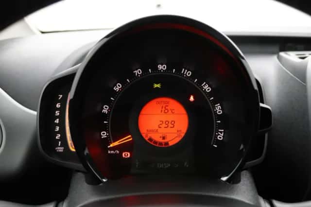 Toyota Aygo (2018) thumbnail 6